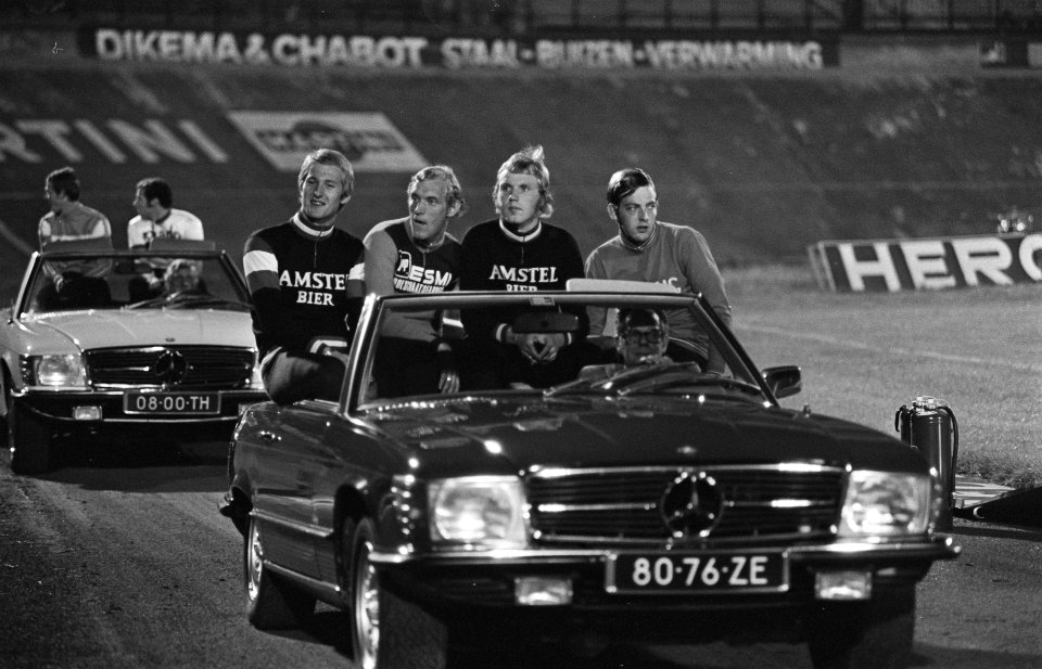 Huldiging wielerkampioenen in Olympisch Stadion, Bestanddeelnr 926-6561