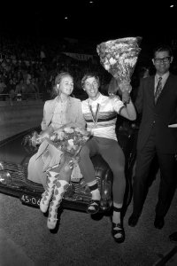 Huldiging wereldkampioenschappen sprint Lijn Loevesijn Olympisch Stadion Amsterd, Bestanddeelnr 924-8919