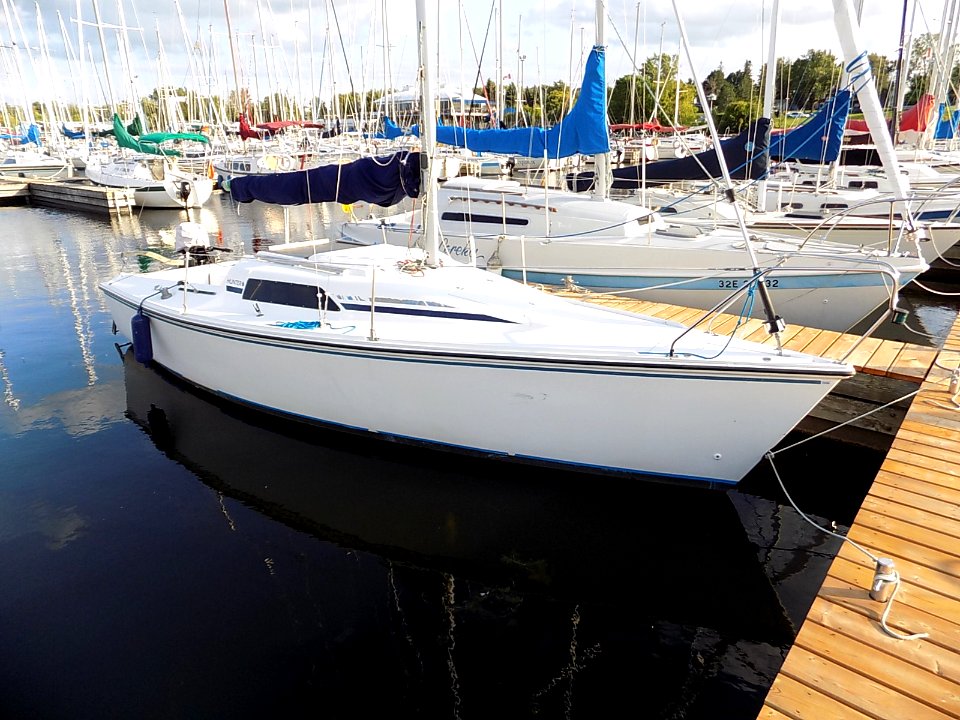 Hunter 23 sailboat 3941