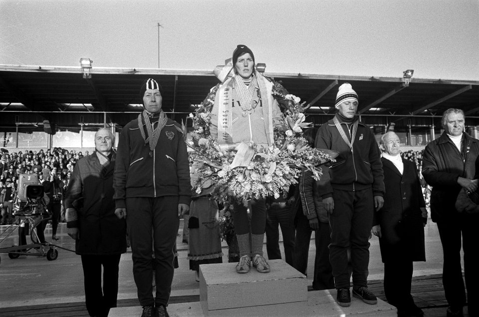 Huldiging wereldkampioene Atje Keulen- Deelstra en de nummers twee en drie, Tatj, Bestanddeelnr 927-0240
