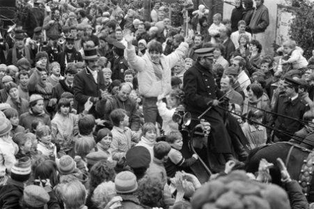 Huldiging wereldkampioen Hein Vergeer in zijn woonplaats Haastrecht in arreslee, Bestanddeelnr 933-2685