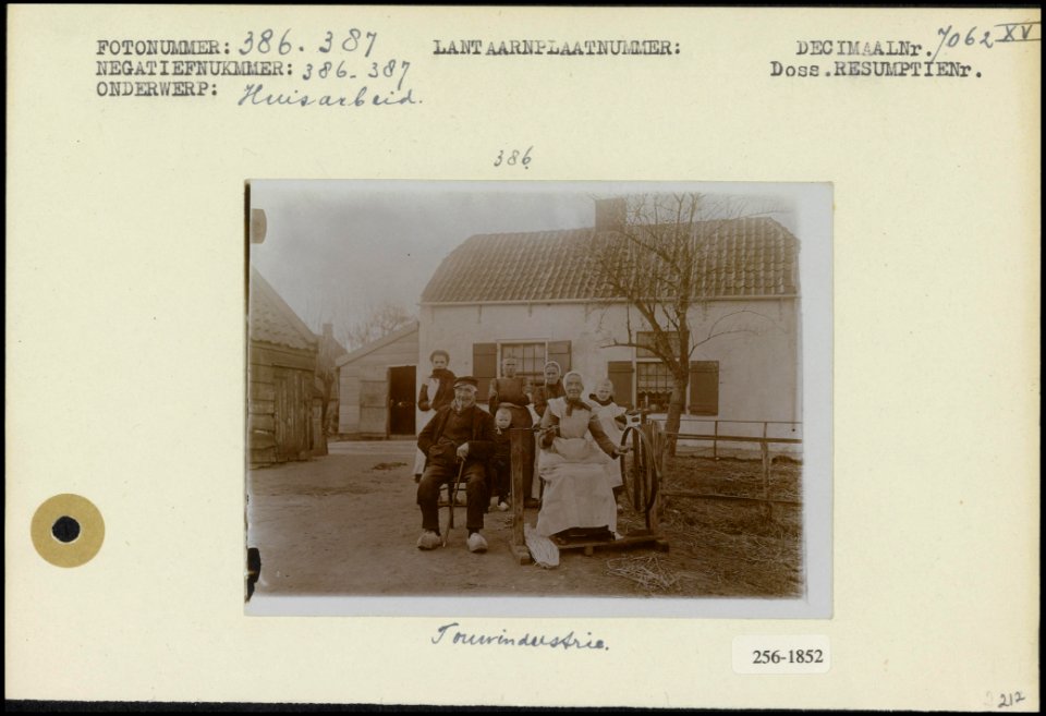 Huisarbeid touwindustrie, Bestanddeelnr 256-1853