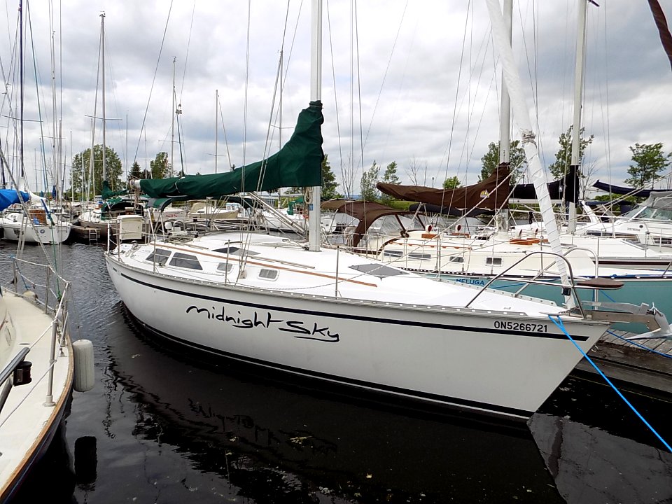 Hunter 35.5 Legend sailboat Midnight Sky 2747