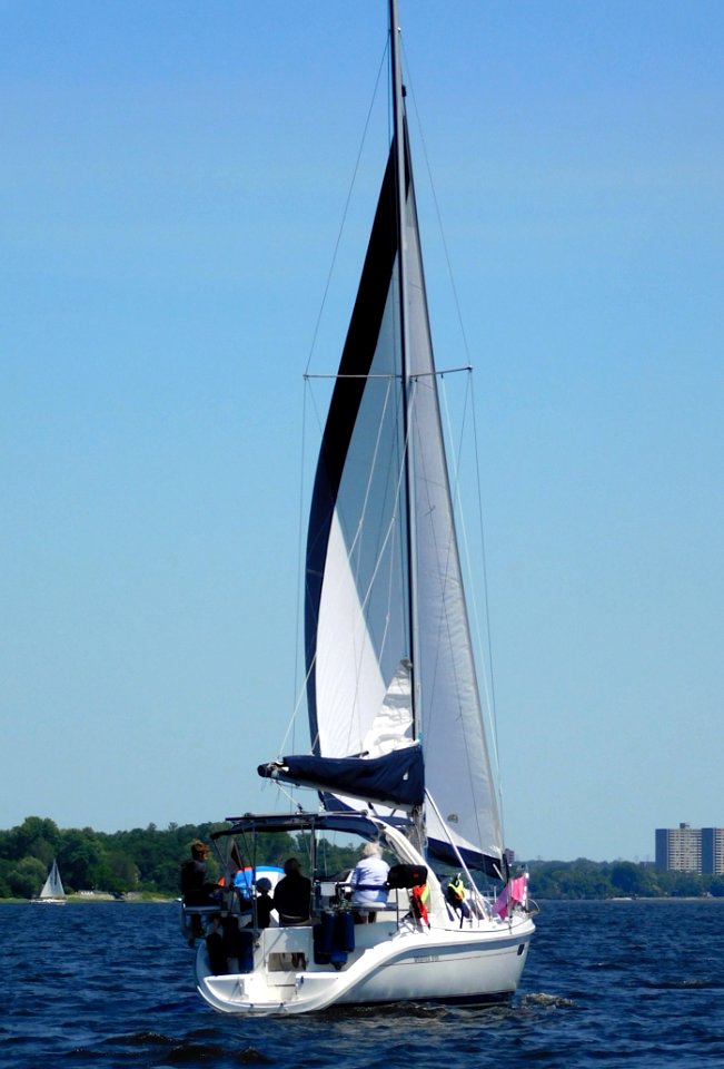 Hunter 310 sailboat Beau Cadeux 4555