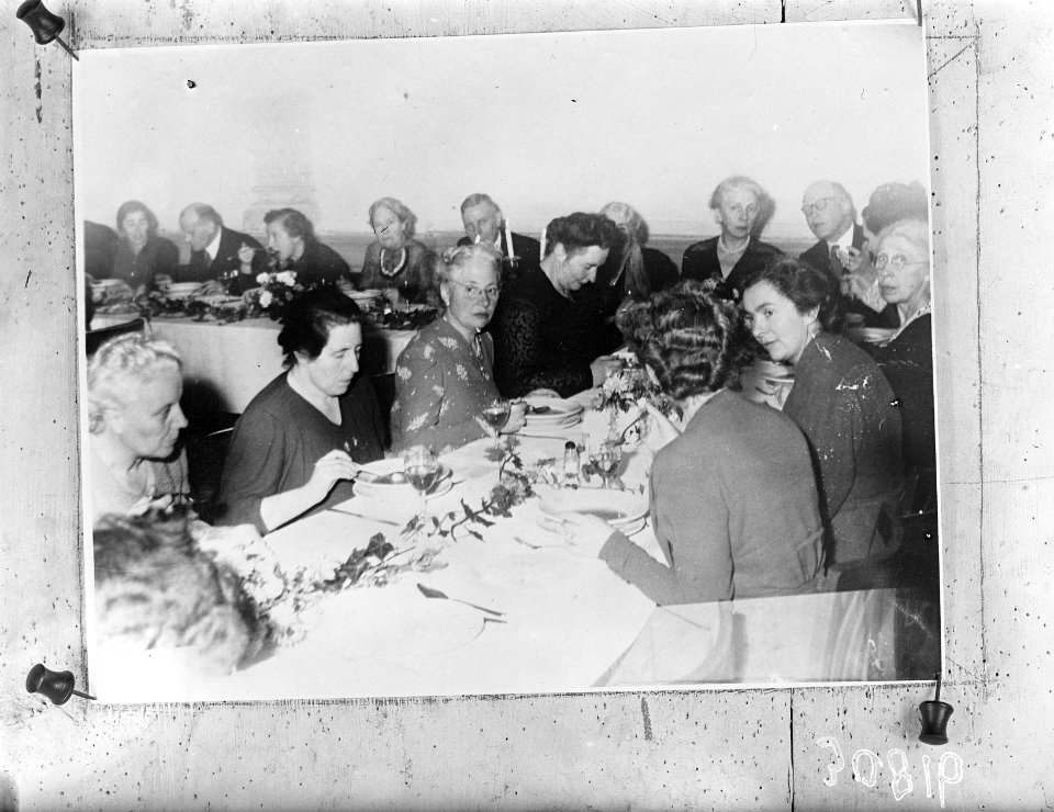 Huishoudschool Arnhem, Rijnkade 36. Viering 75 Jarig bestaan, Bestanddeelnr 903-0816