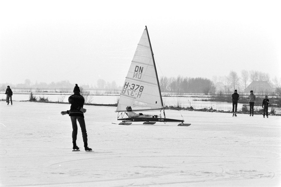 IJszeilers en schaatsers bij Sneek, Bestanddeelnr 932-5005