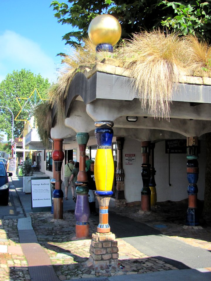Hundertwasser-WC aussen
