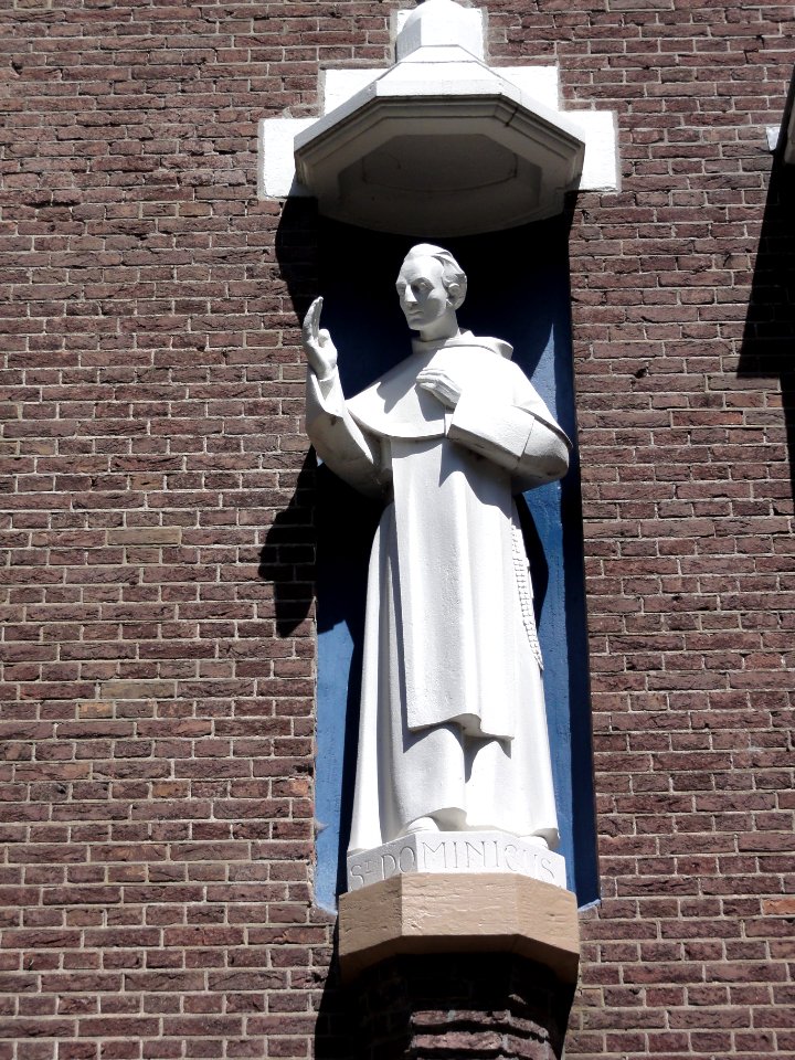 Huissen (Lingewaard) kapel Dominicanenklooster, gevelbeeld St.Dominicus op de kapel
