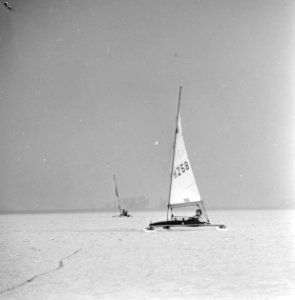 IJszeilen op de Gouwzee, bij Monnickendam, Bestanddeelnr 929-5735