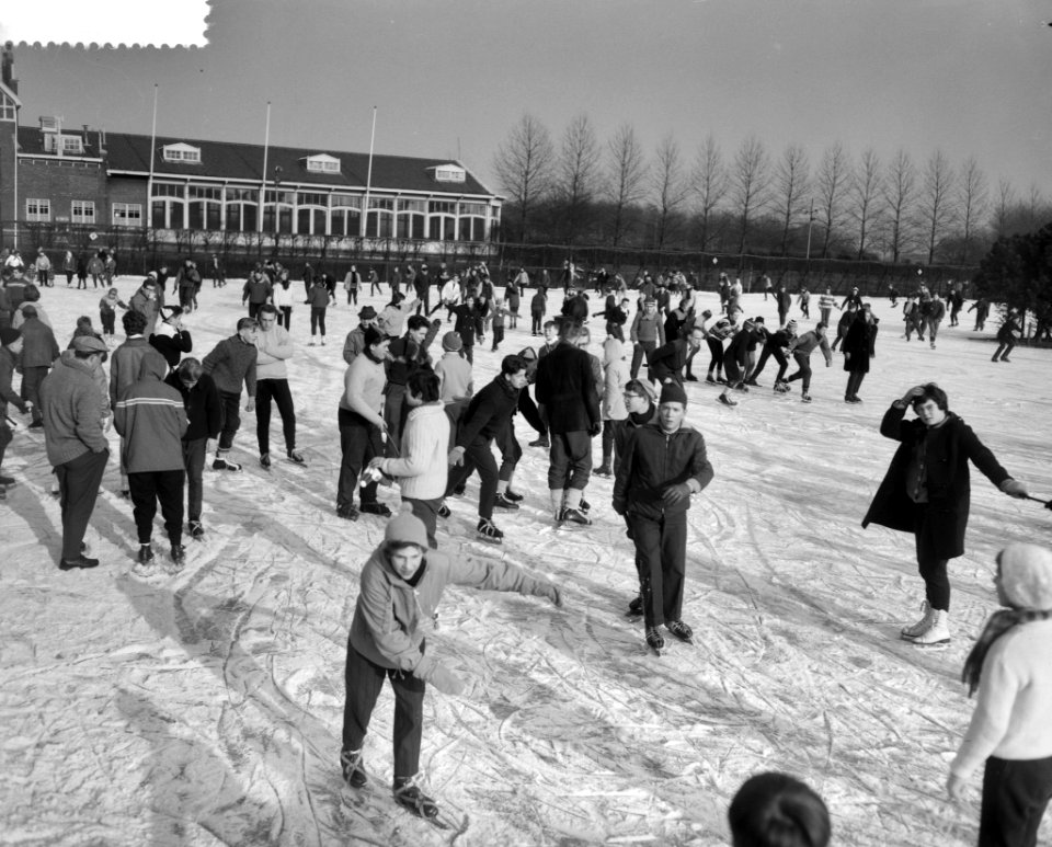 IJsvermaak op de Rotterdamse ijsbanen, Bestanddeelnr 912-0232