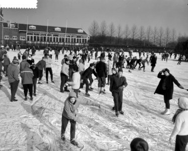 IJsvermaak op de Rotterdamse ijsbanen, Bestanddeelnr 912-0232