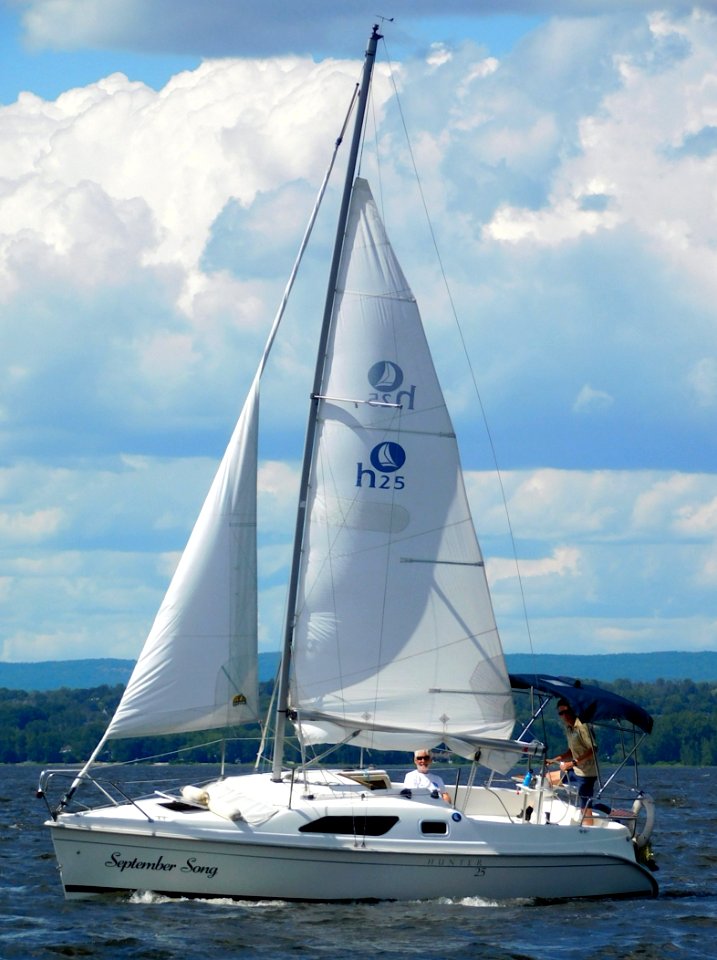 Hunter 25 sailboat September Song 2232