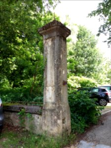 Impasse d'Ypres - Portail du château de la Belle Allemande - Colonne nord