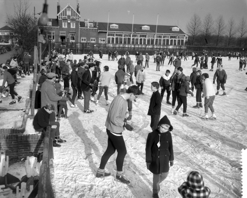 IJsvermaak op de Rotterdamse ijsbanen, Bestanddeelnr 912-0231