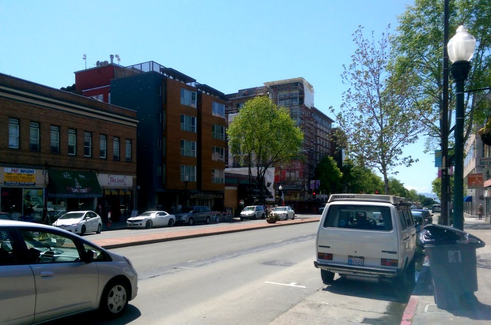 IMAG4076-berkeley-university-ave-at-milvia-st