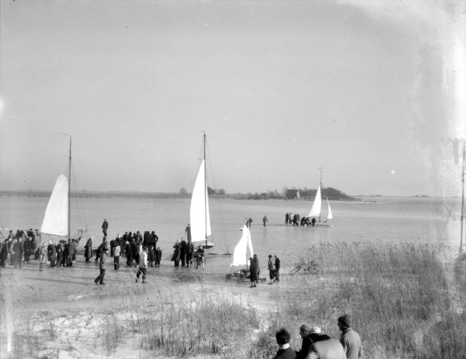 IJszeilen op Gouwzee Monnickendam finish, Bestanddeelnr 906-2857