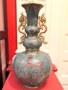 Imperial Dragon Vase, 18th century - Chinese Cloisonné Collection - George Walter Vincent Smith Art Museum - DSC03730