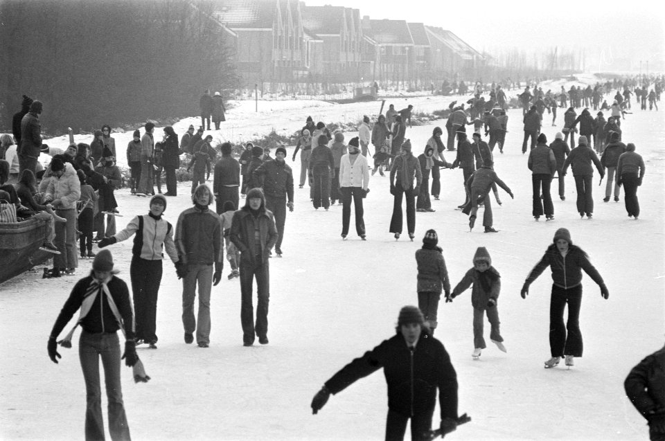 IJspretIJszeilen op de Gouwzee schaatsers bij Monnickendam, Bestanddeelnr 928-3955