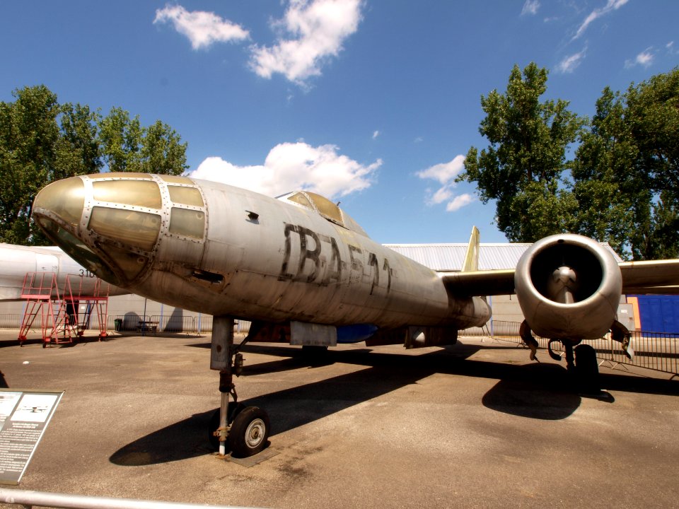 Iljusin Il-28 Czech airforce 6926, ex BA-11, serieno 56926 pic3