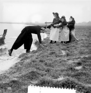 IJspret Volendam nog te vroeg eerst proberen, Bestanddeelnr 906-2295