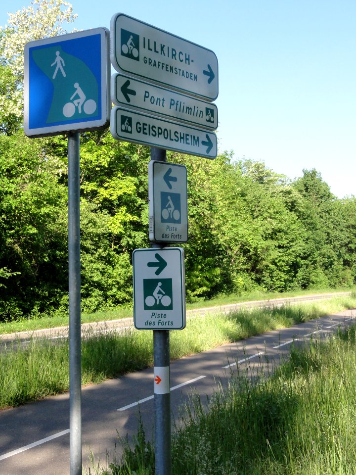 Illkirch (Bas-Rhin) véloroute piste des forts