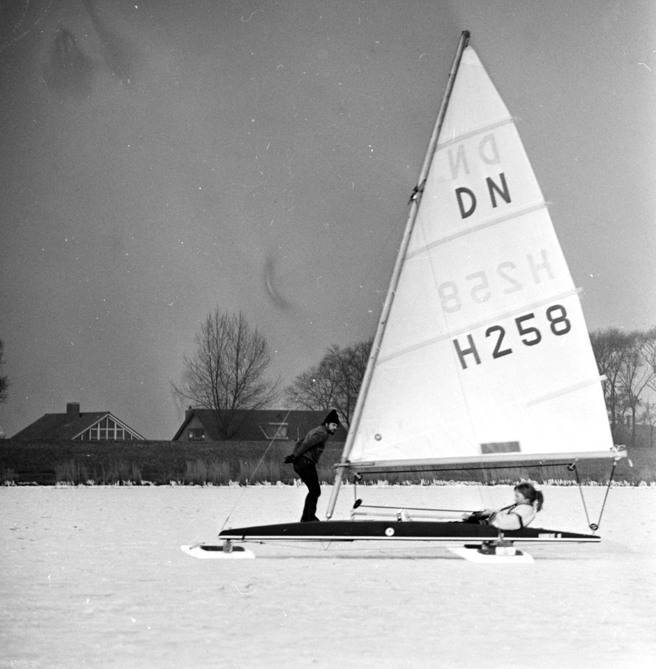 IJszeilen op de Gouwzee, bij Monnickendam, Bestanddeelnr 929-5733