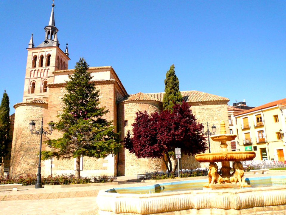 Illescas - Iglesia de Santa María y Fuente de los Leones 1