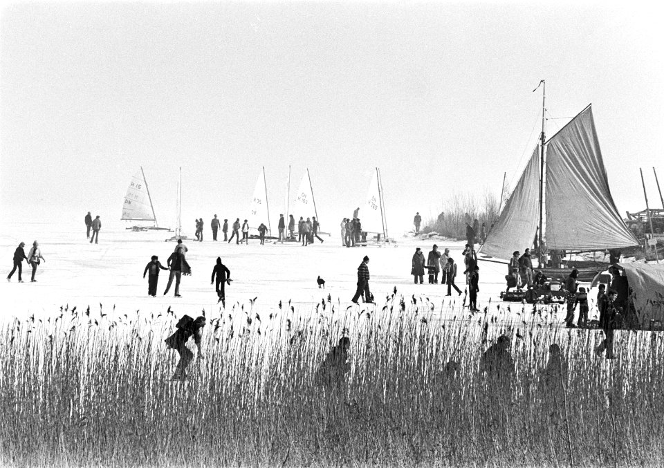 IJspret in het weekend schaatsers op de Bosbaan (Amsterdam), Bestanddeelnr 929-5805