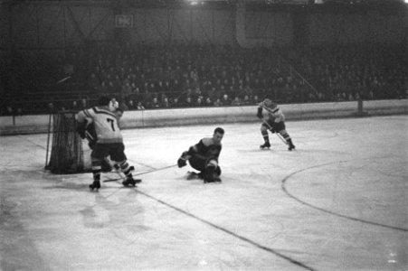 IJshockey NHYC tegen Canadees legerteam Eagles in Den Haag , spelmomenten, Bestanddeelnr 911-9927