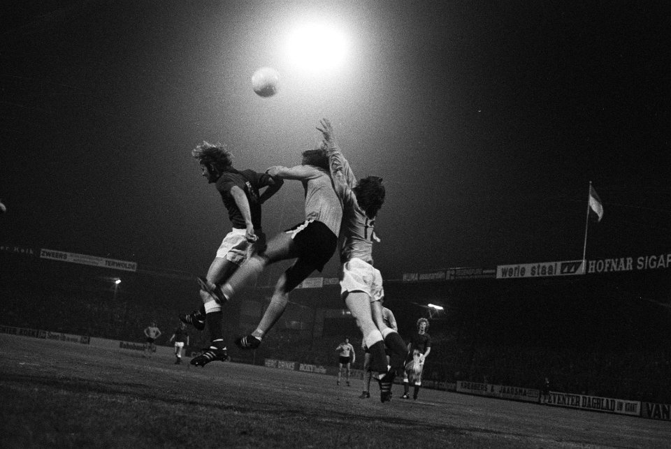 IJsland tegen Nederland 1-8 te Deventer, Neeskens scoort, Bestanddeelnr 926-6458