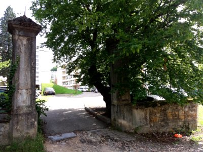 Impasse d'Ypres - Portail du château de la Belle Allemande