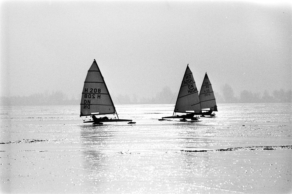 IJspret () ijszeilers op Westeinder Plassen, Bestanddeelnr 930-6297