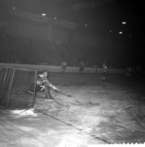IJshockeywedstrijd Hocky tegen Cortina dAmpezzo te Den Haag, Bestanddeelnr 911-7601