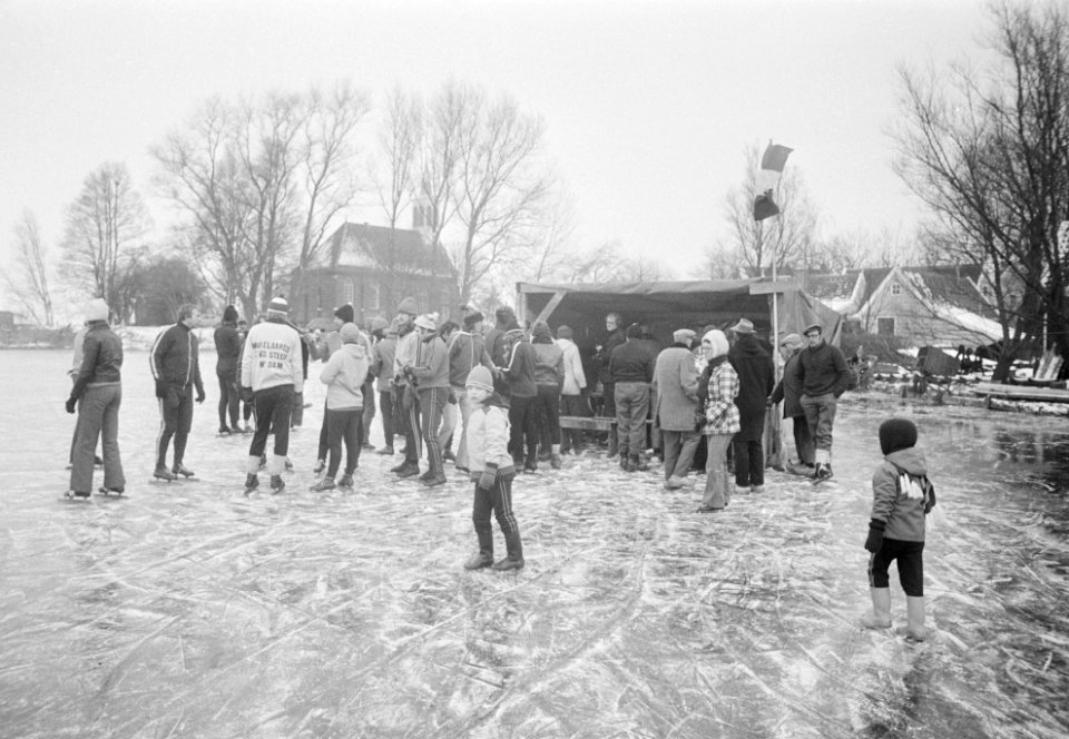 IJspretIJszeilen op de Gouwzee eettentje op het ijs, Bestanddeelnr 928-3957