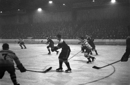 IJshockey NHYC tegen Canadees legerteam Eagles in Den Haag , spelmomenten, Bestanddeelnr 911-9925