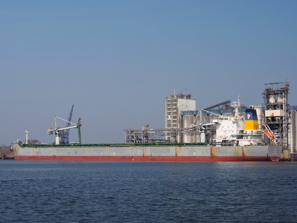 Ilia (ship, 2011) IMO 9577460 in the Vlothaven pic2