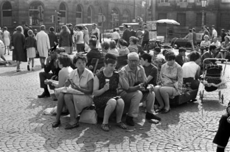 IJsje eten op de Dam, Bestanddeelnr 920-4786