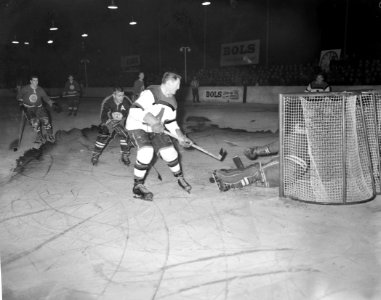IJshockey Amsterdams Team tegen Canadian Raiders Spelmoment, Bestanddeelnr 913-4415