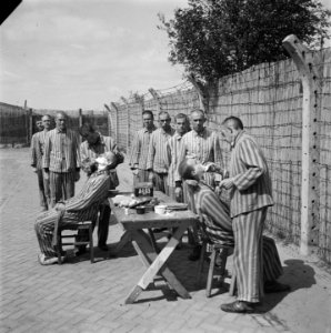 In het strafkamp te Vught, zijn 7000 Nederlandse collaborateurs en landverraders, Bestanddeelnr 900-4273