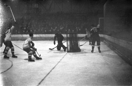 IJshockey NHYC tegen Canadees legerteam Eagles in Den Haag , moment voor het d, Bestanddeelnr 911-9928