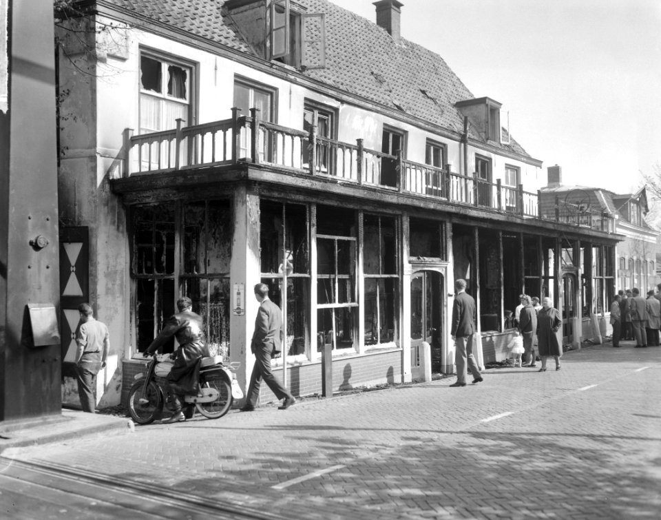 In Hotel de Kampioen te Nieuwersluis heeft felle brand gewoed, Bestanddeelnr 915-1349