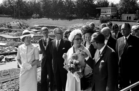 In aanwezigheid van prinses Beatrix heeft prinses Christina van Zweden een tento, Bestanddeelnr 916-5447