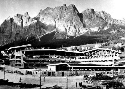 IJsstadion Cortina dAmpezzo (Italie) van olympische, Bestanddeelnr 906-9173