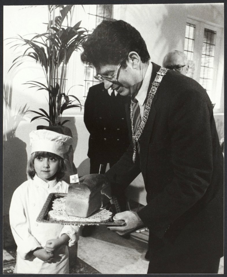 In het kader van de herdenking van 40 jaar bevrijding zijn de eerste Zweedse wi…, Bestanddeelnr 32013 032