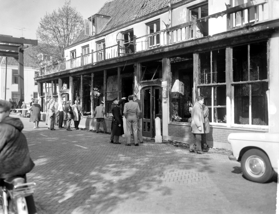 In Hotel de Kampioen te Nieuwersluis heeft felle brand gewoed, Bestanddeelnr 915-1348