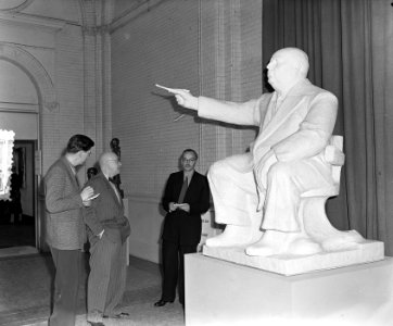 In het stedelijk museum te Amsterdam zal van 29 april tot 30 mei ter gelegenheid, Bestanddeelnr 906-4345
