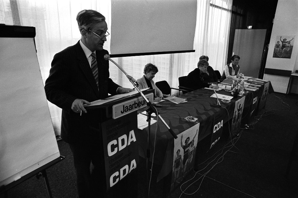 In Jaarbeurs te Utrecht een CDA-studiedag Emancipatie, en mannenzaak, Bestanddeelnr 931-4156