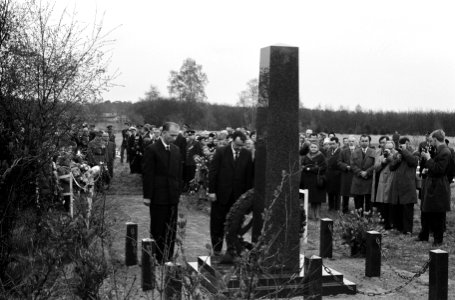 In Leusden is het oorlogsmonument Koedriest onthuld, een monument voor gefusille, Bestanddeelnr 913-8687