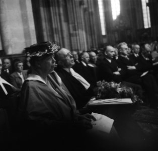 In aanwezigheid van de koninklijke familie krijgt Eleanor Roosevelt een ere-doct, Bestanddeelnr 934-6819