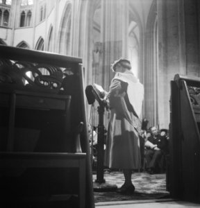 In aanwezigheid van de koninklijke familie krijgt Eleanor Roosevelt een ere-doct, Bestanddeelnr 934-6813